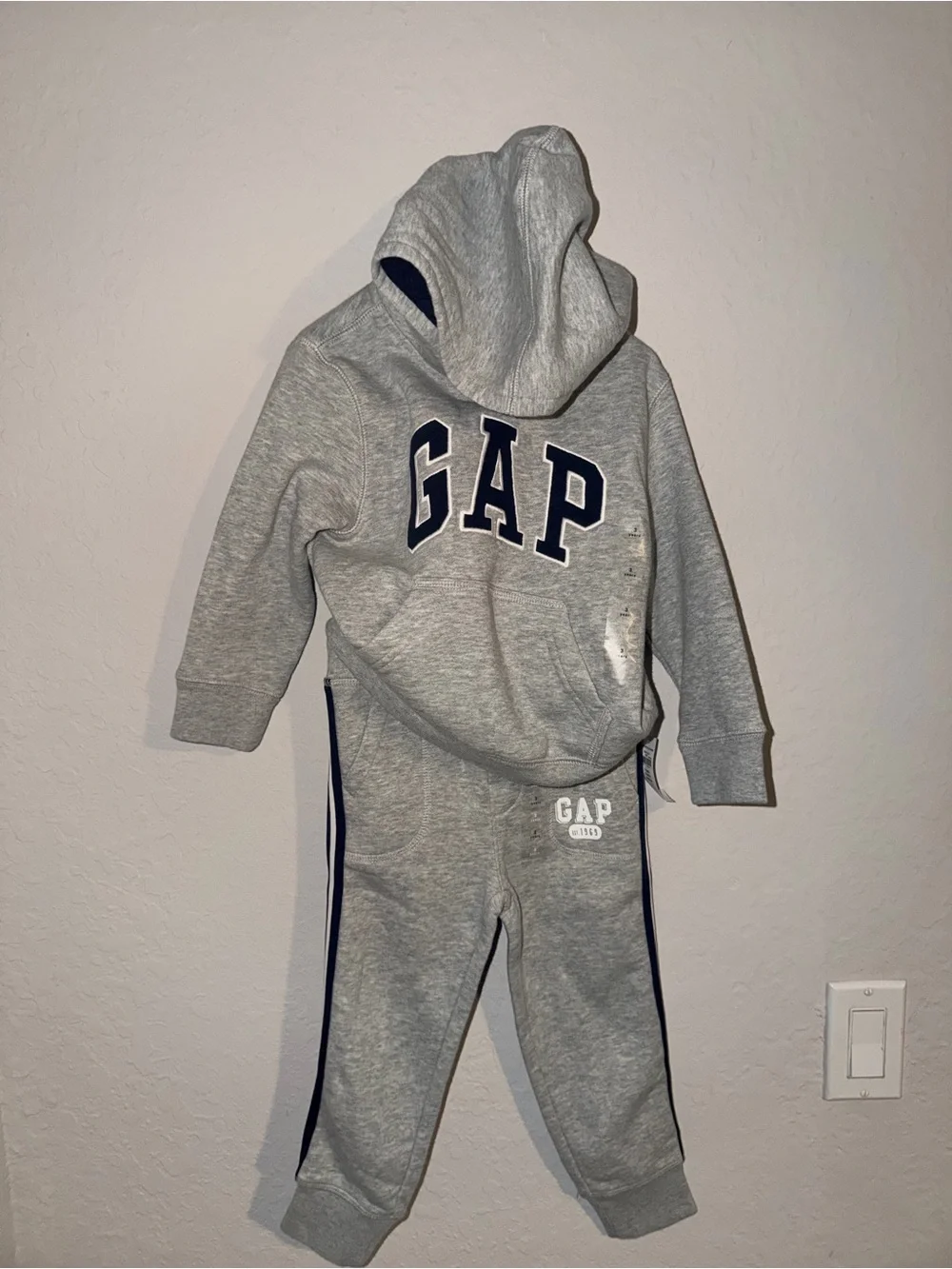 GAP Toddler 3T Logo Hoodie & Jogger Sweatpants Set Gray Navy NWT